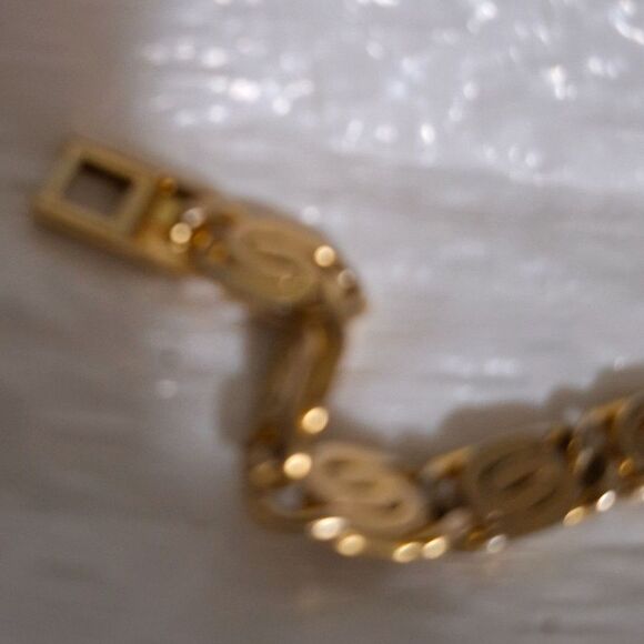 A Women's Vintage Tennis Bracelet Rhinestone Gold Tone Elegant Feminine - Picture 8 of 9